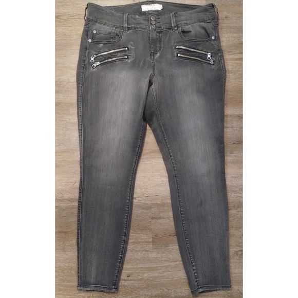 Torrid Denim - Torrid Denim Jegging Women's Size 16R Gray Multi Zipper 3 Button Closure